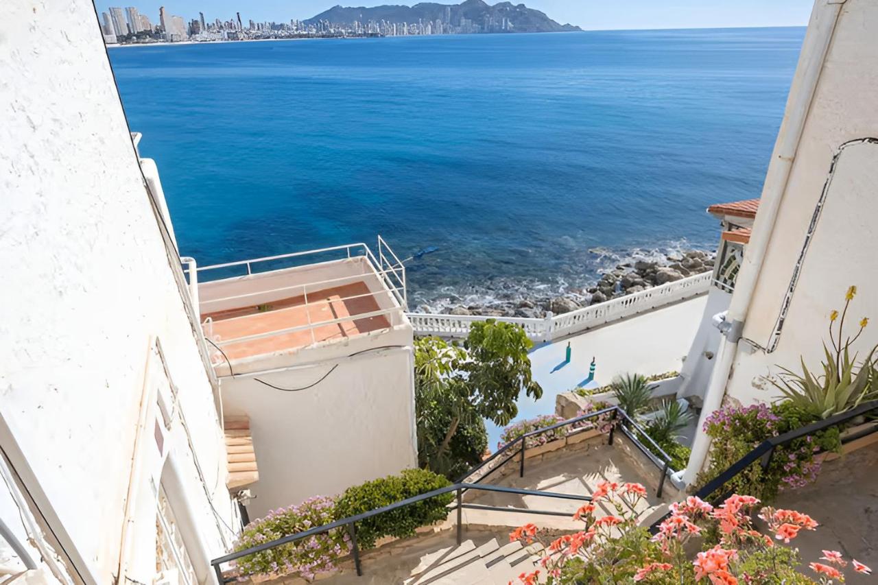 Vista del mar desde el exterior del apartamento